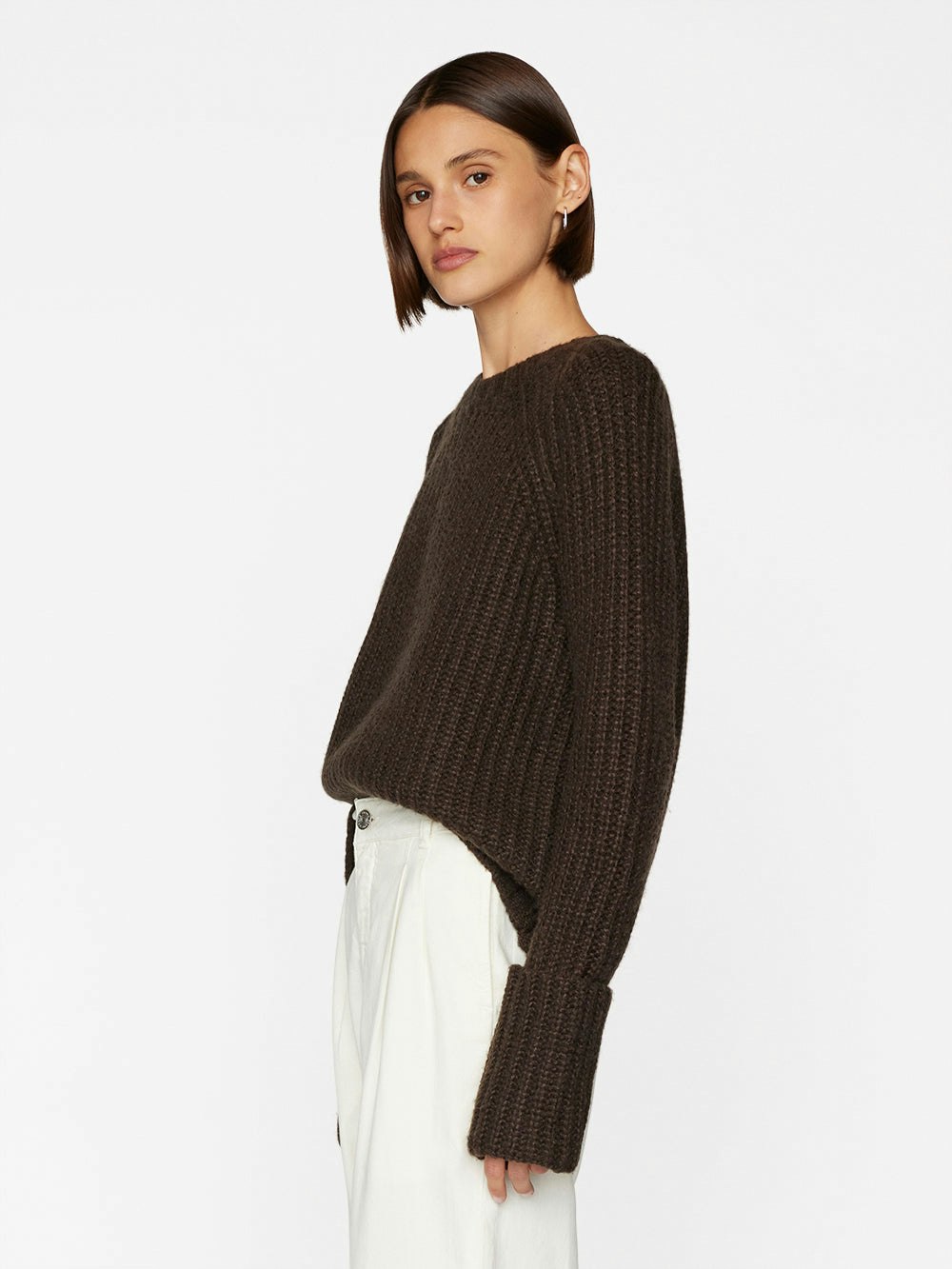 sweater side view alt:fit1